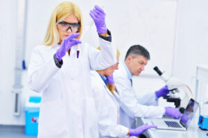 group of people working in the laboratory, (c) Fotolia.com, blicsejo, 74336551